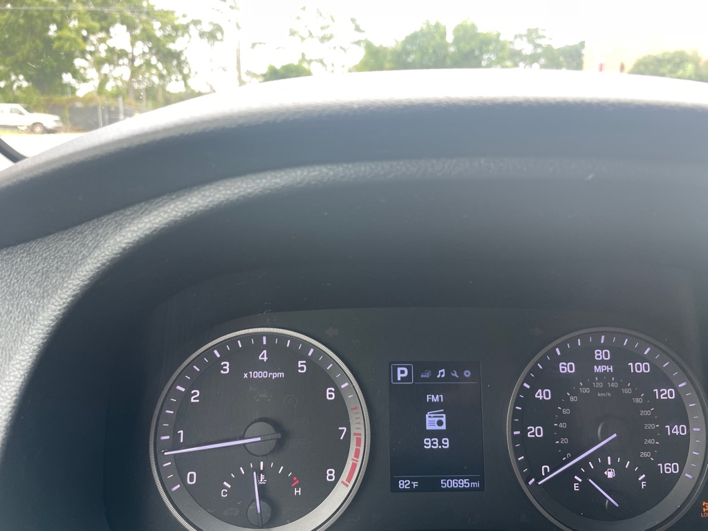 Photo 22 of this HYUNDAI TUCSON