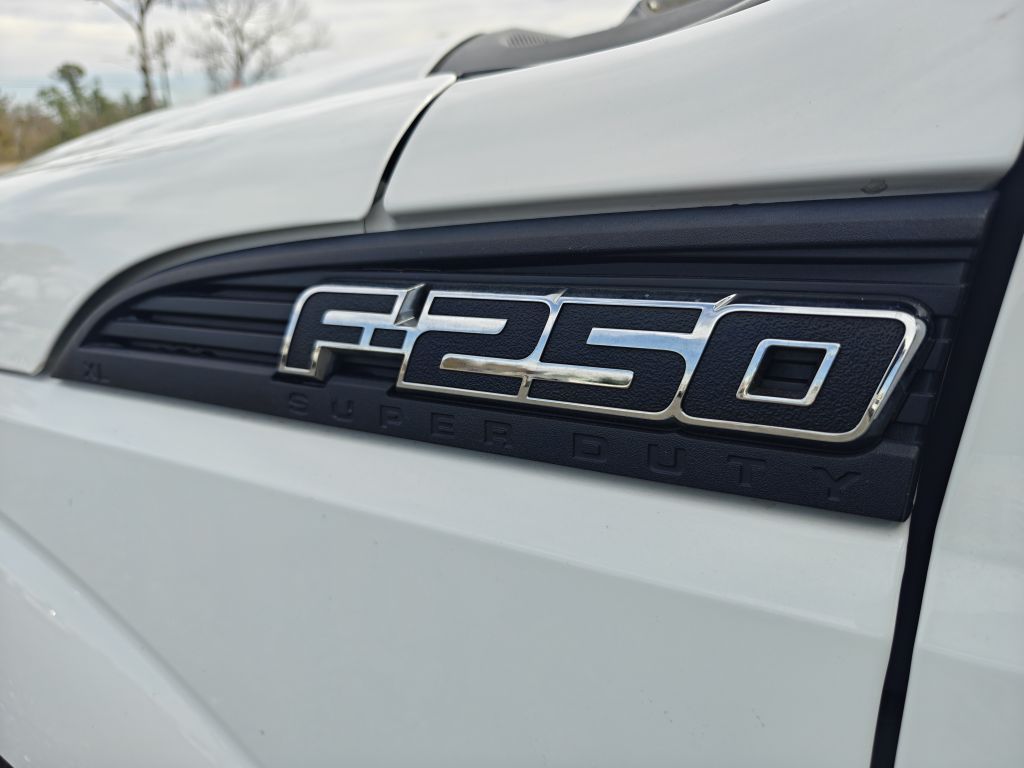 Photo 13 of this FORD F250 UTILITY