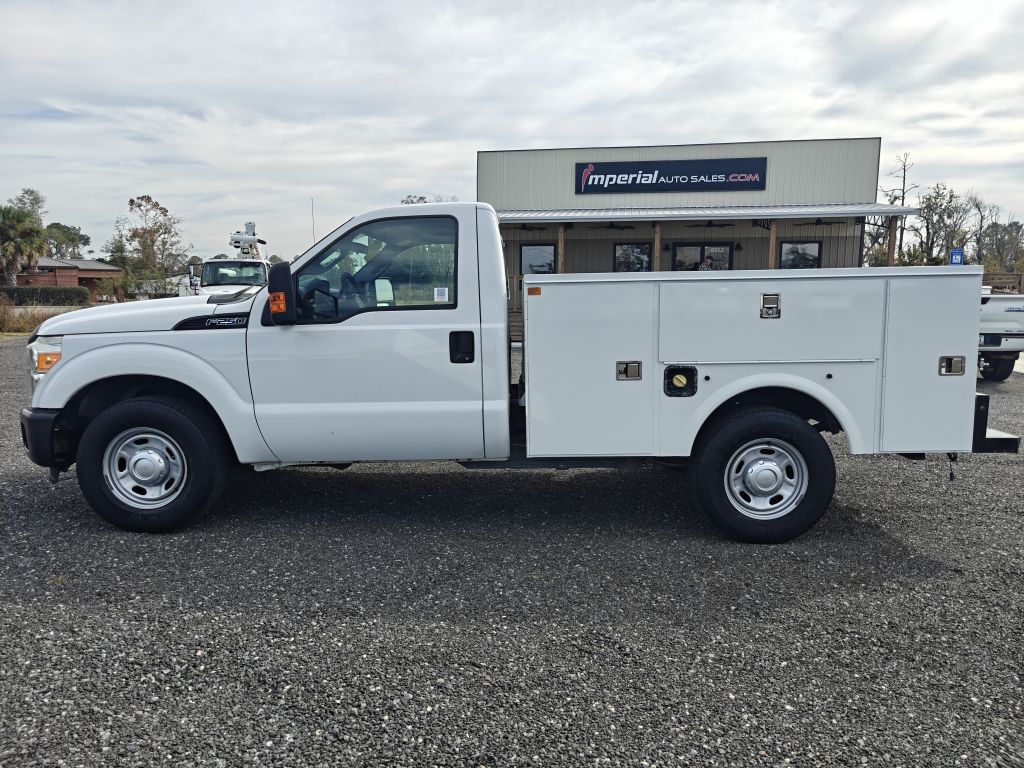 Photo 11 of this FORD F250 UTILITY