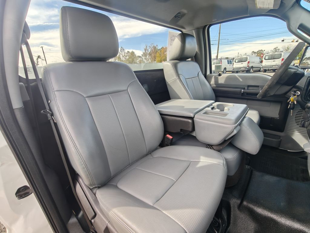 Photo 34 of this FORD F250 UTILITY