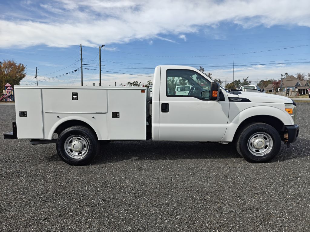 Photo 5 of this FORD F250 UTILITY