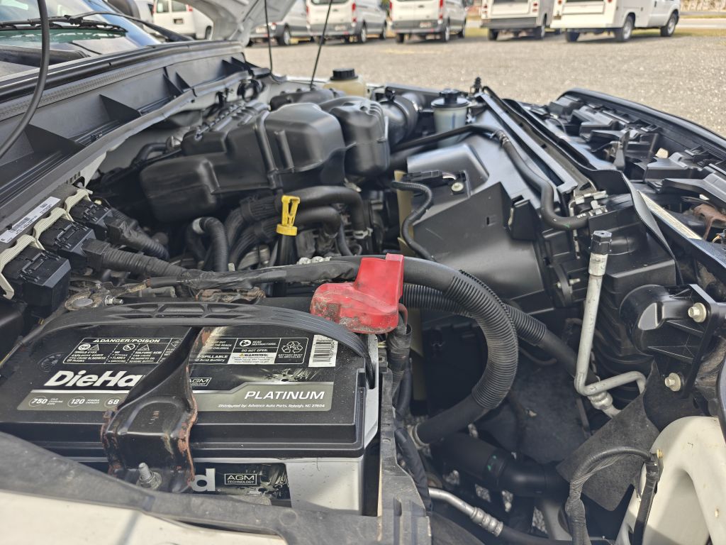 Photo 37 of this FORD F250 UTILITY