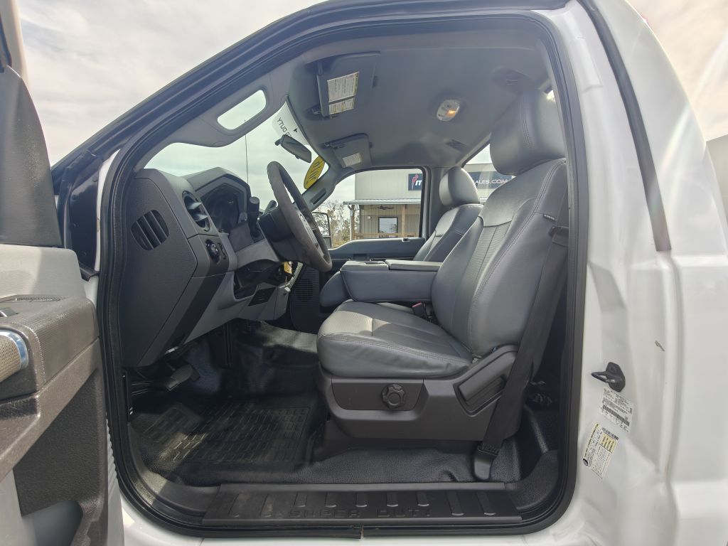 Photo 24 of this FORD F250 UTILITY