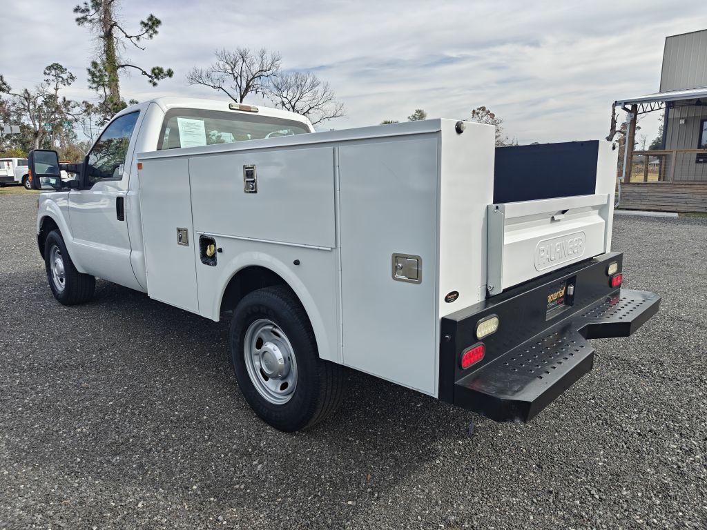 Photo 10 of this FORD F250 UTILITY