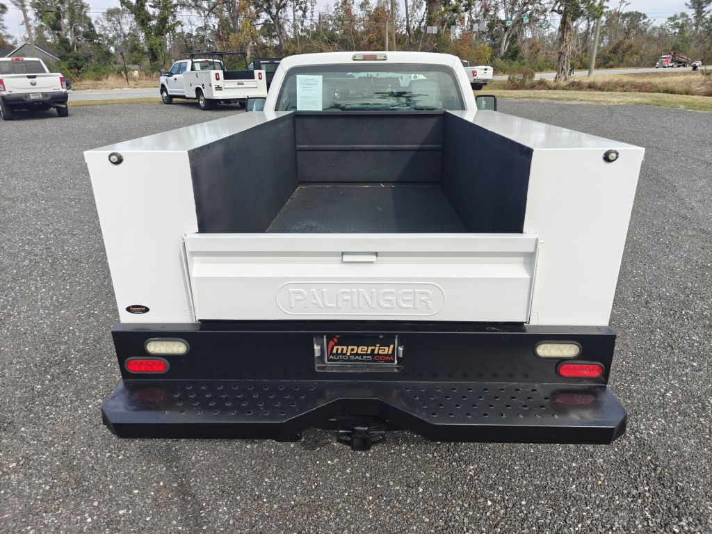 Photo 9 of this FORD F250 UTILITY