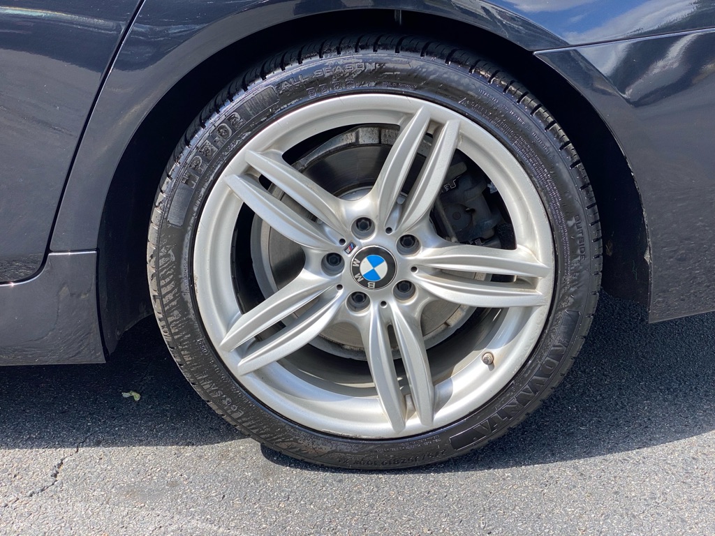 Photo 10 of this BMW 535I