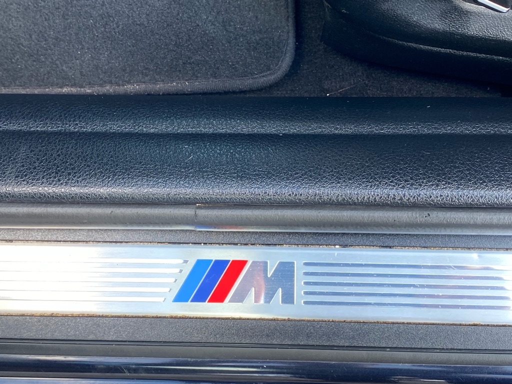 Photo 32 of this BMW 535I