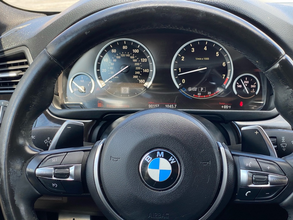 Photo 16 of this BMW 535I