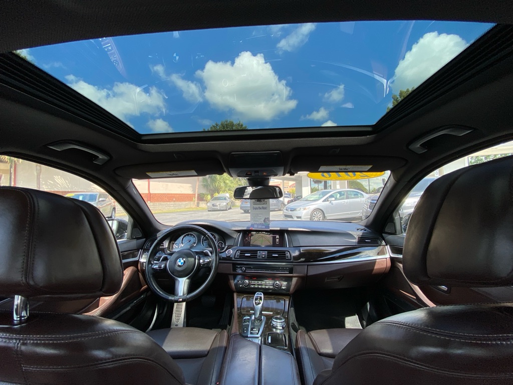 Photo 12 of this BMW 535I