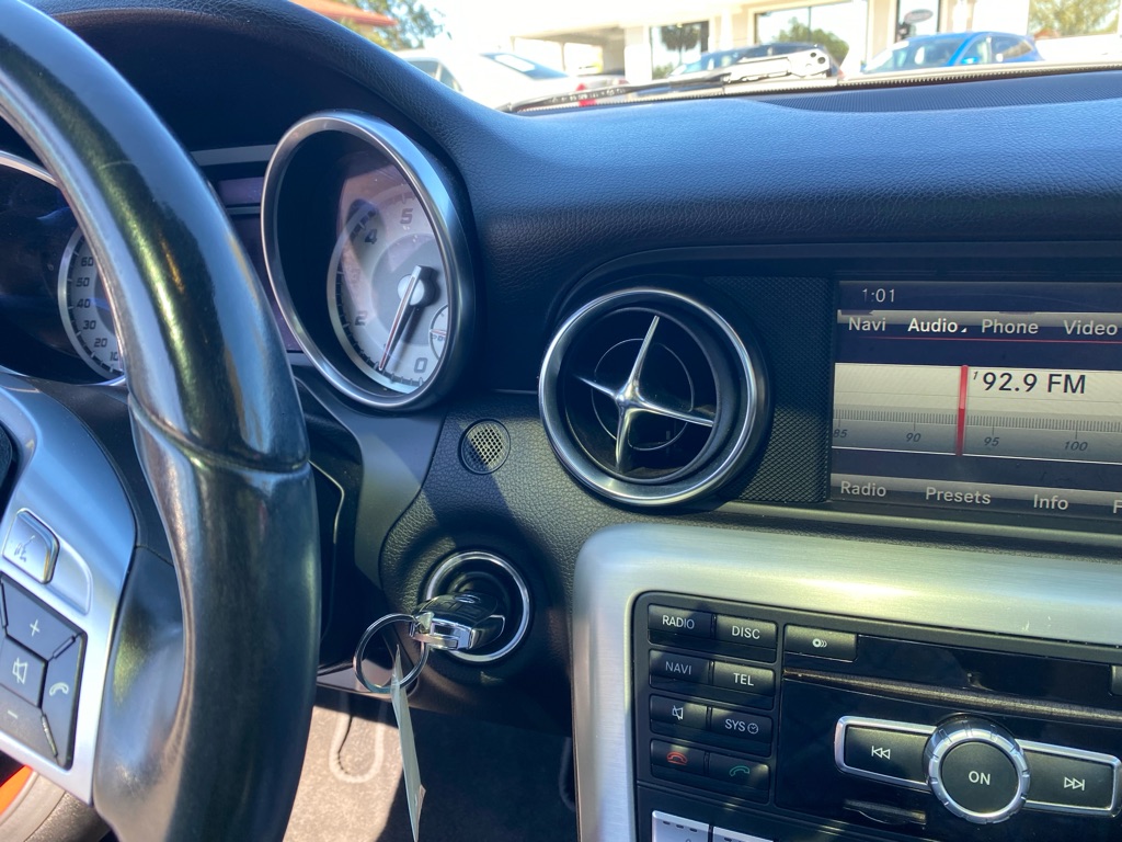 Photo 27 of this MERCEDES-BENZ SLK 250