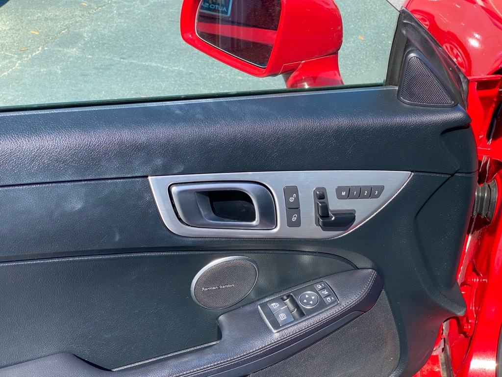 Photo 18 of this MERCEDES-BENZ SLK 250