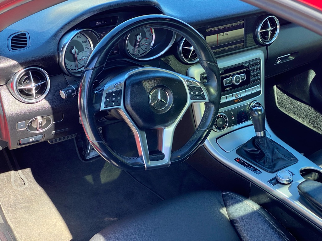 Photo 17 of this MERCEDES-BENZ SLK 250