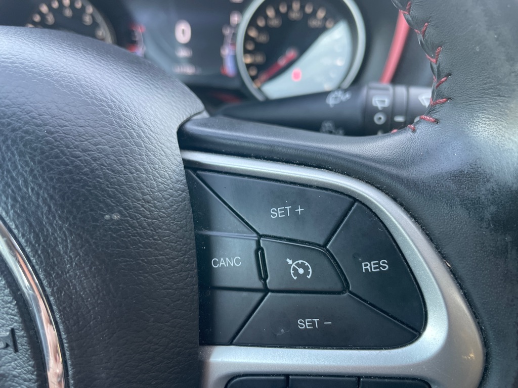 Photo 24 of this JEEP COMPASS