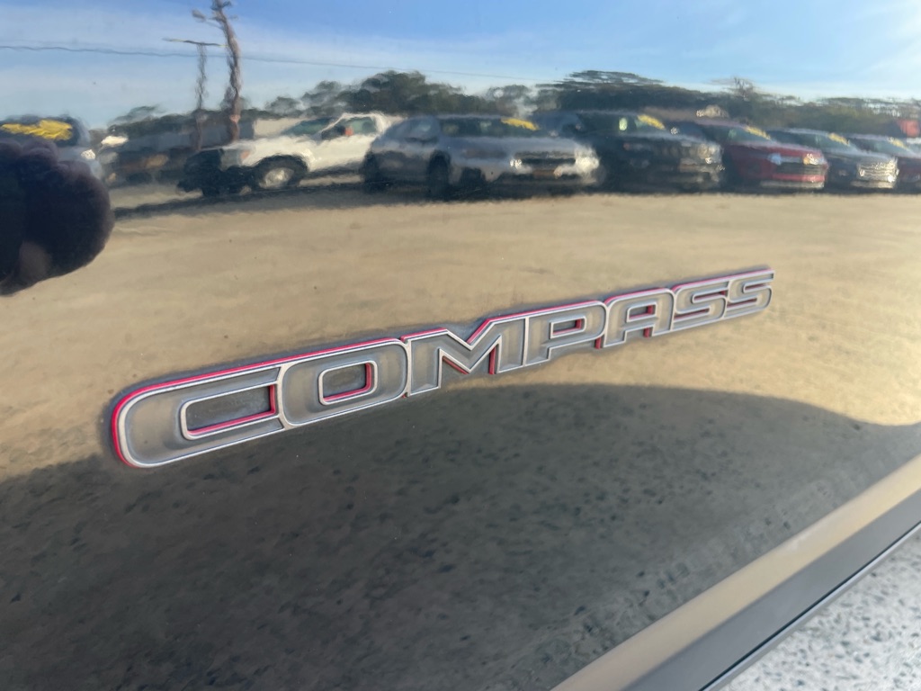 Photo 13 of this JEEP COMPASS