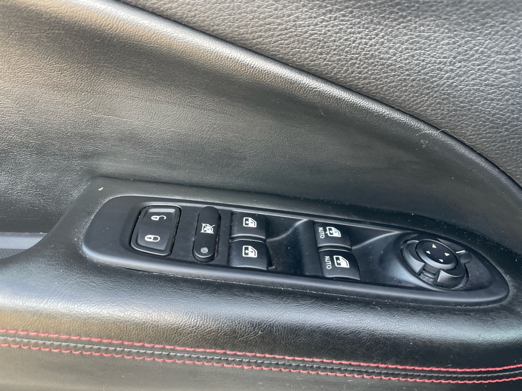 Photo 19 of this JEEP COMPASS