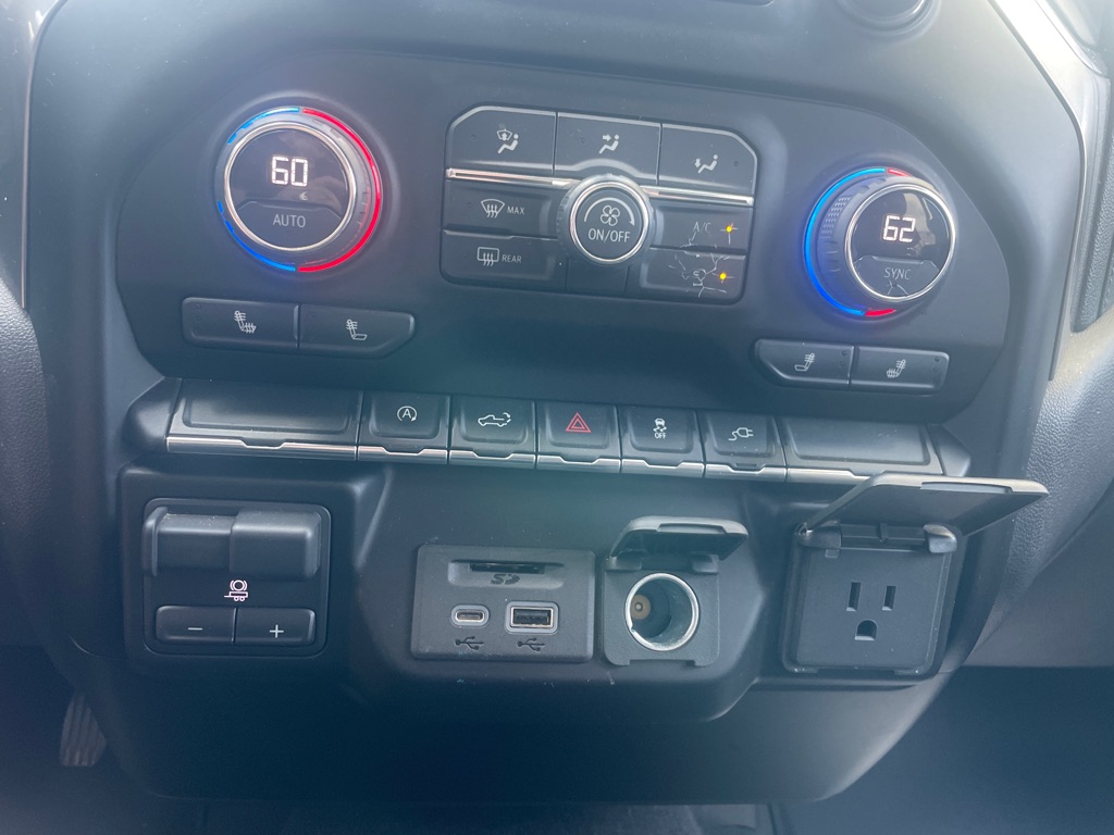Photo 30 of this CHEVROLET SILVERADO 1500