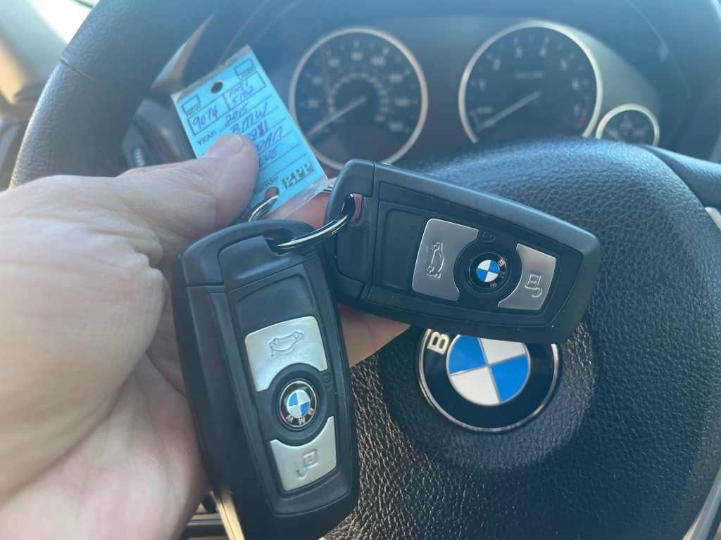 Photo 17 of this BMW 328XI