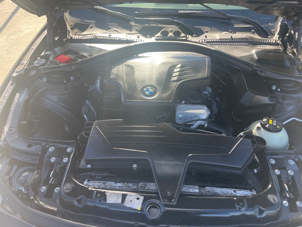 Photo 11 of this BMW 328XI