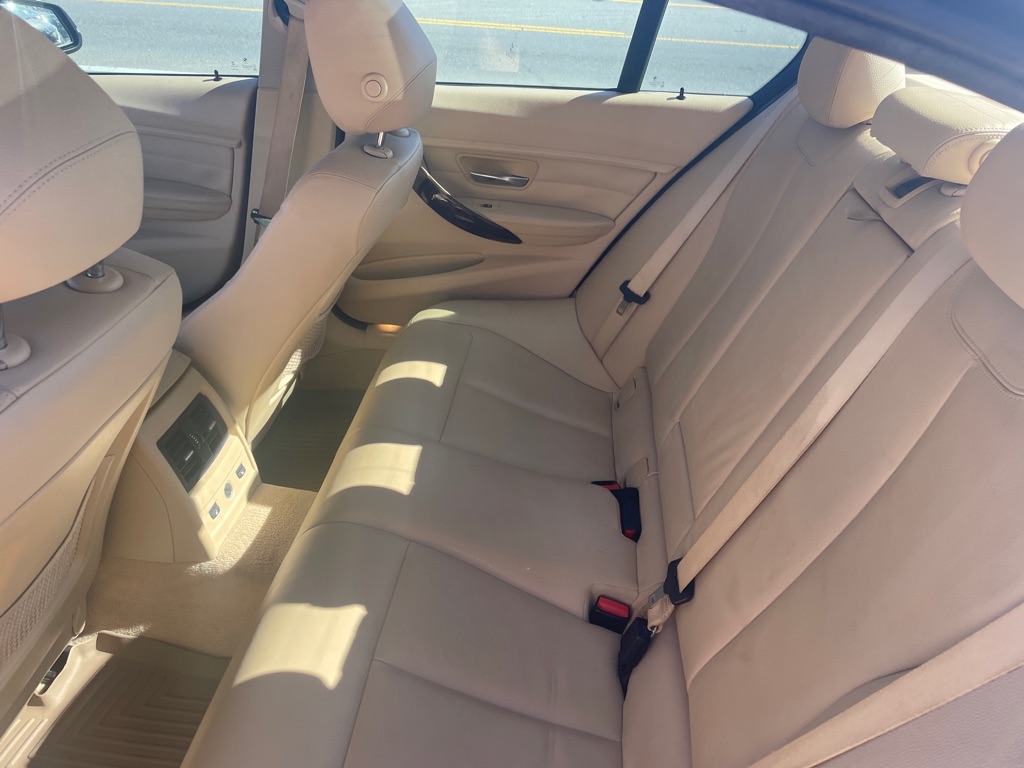 Photo 13 of this BMW 328XI