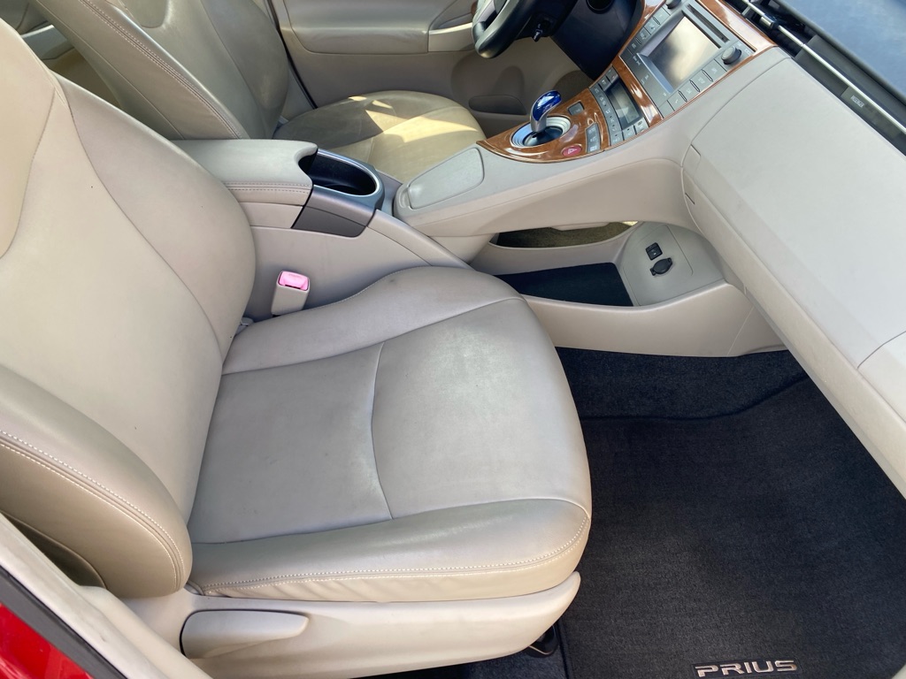 Photo 42 of this TOYOTA PRIUS