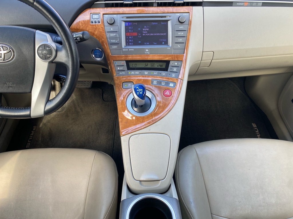 Photo 22 of this TOYOTA PRIUS