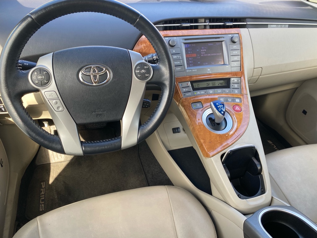 Photo 17 of this TOYOTA PRIUS