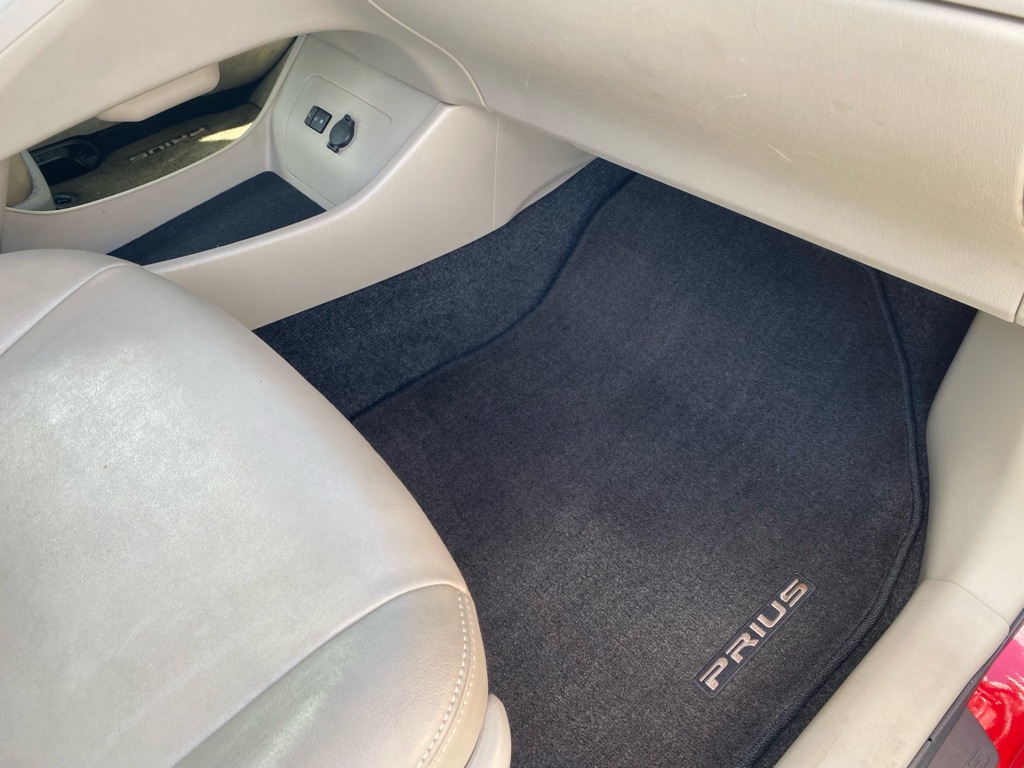 Photo 43 of this TOYOTA PRIUS