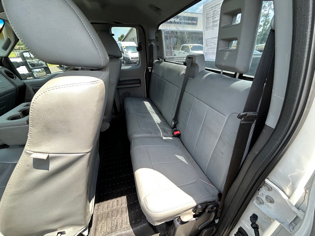 Photo 23 of this FORD F250 UTILITY
