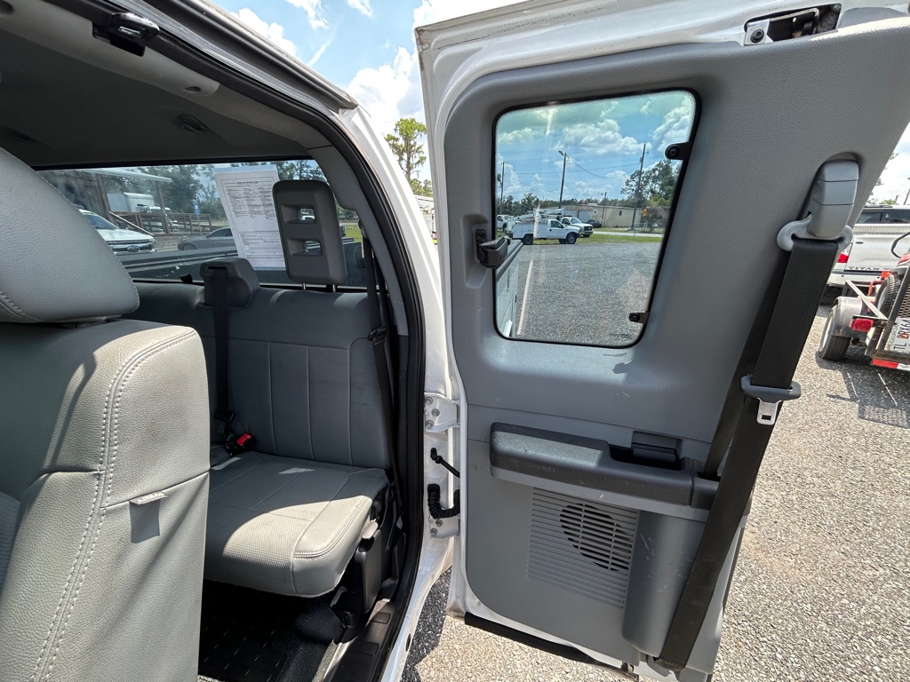 Photo 22 of this FORD F250 UTILITY