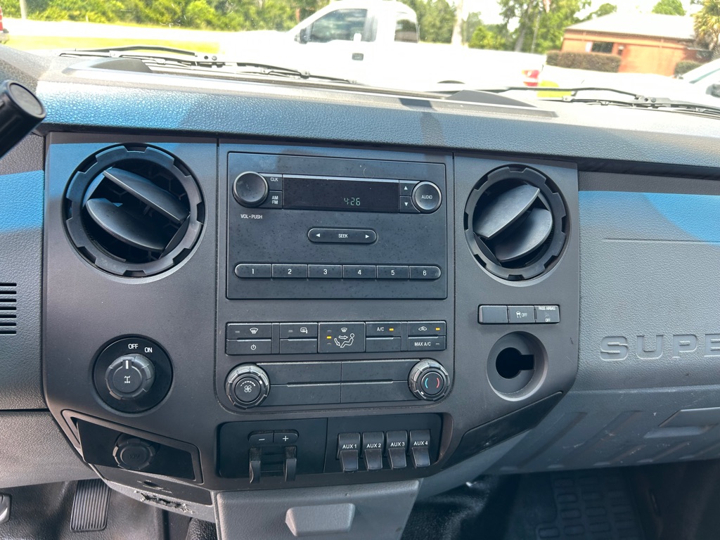 Photo 15 of this FORD F250 UTILITY