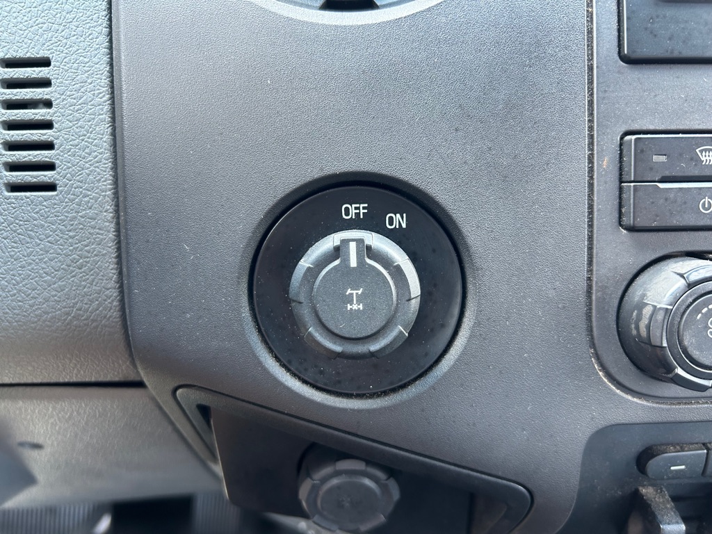 Photo 17 of this FORD F250 UTILITY