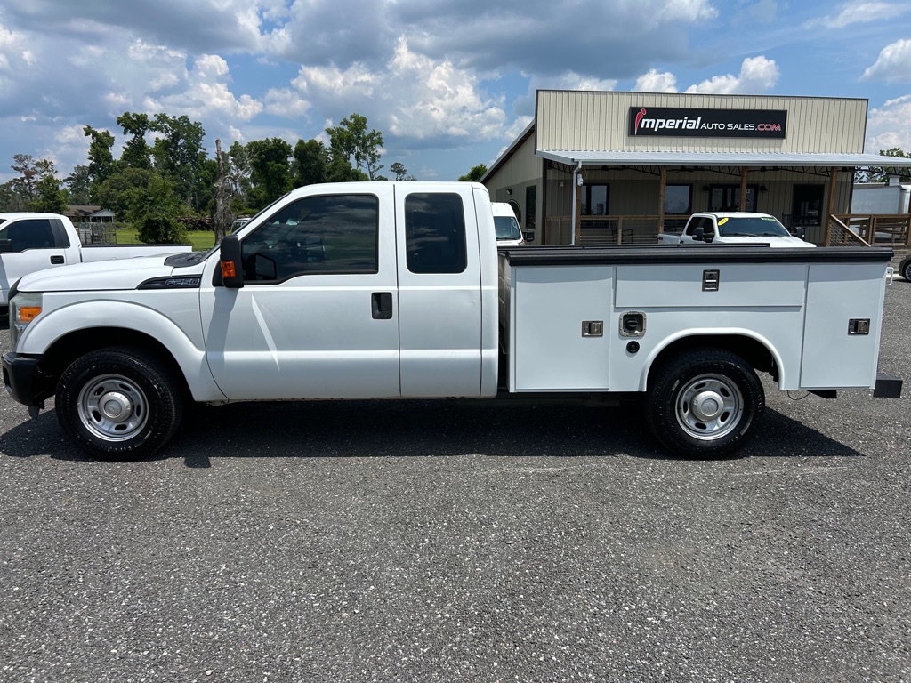Photo 10 of this FORD F250 UTILITY