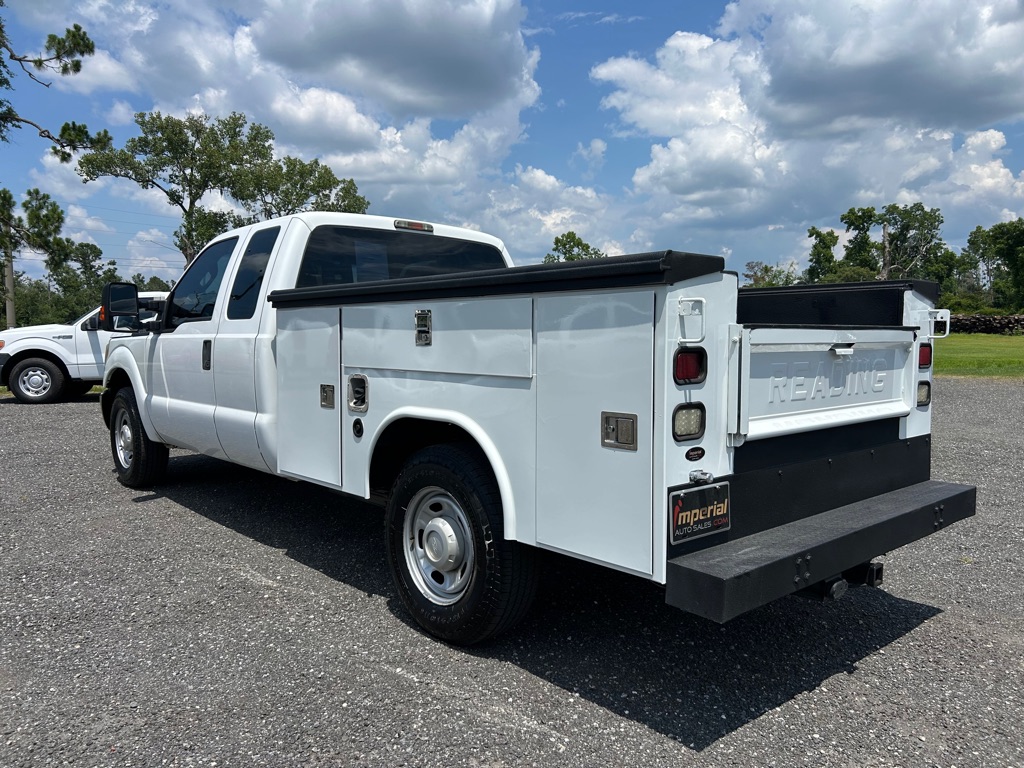 Photo 9 of this FORD F250 UTILITY