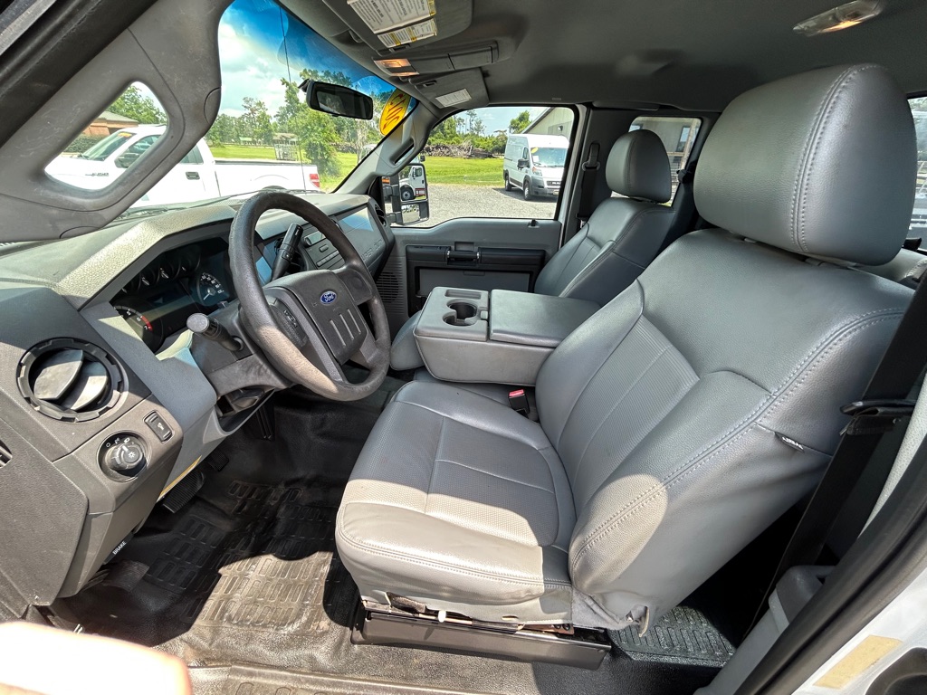 Photo 13 of this FORD F250 UTILITY