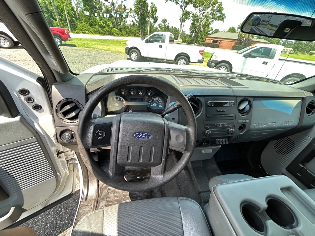 Photo 14 of this FORD F250 UTILITY