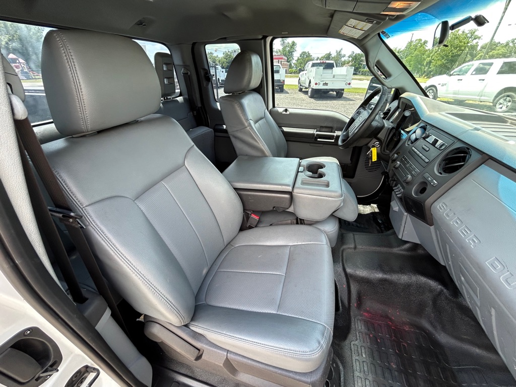 Photo 21 of this FORD F250 UTILITY