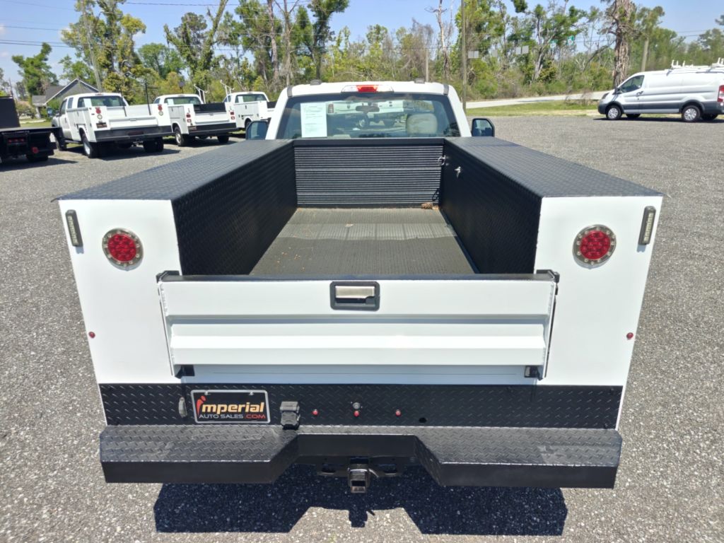 Photo 8 of this FORD F250 UTILITY