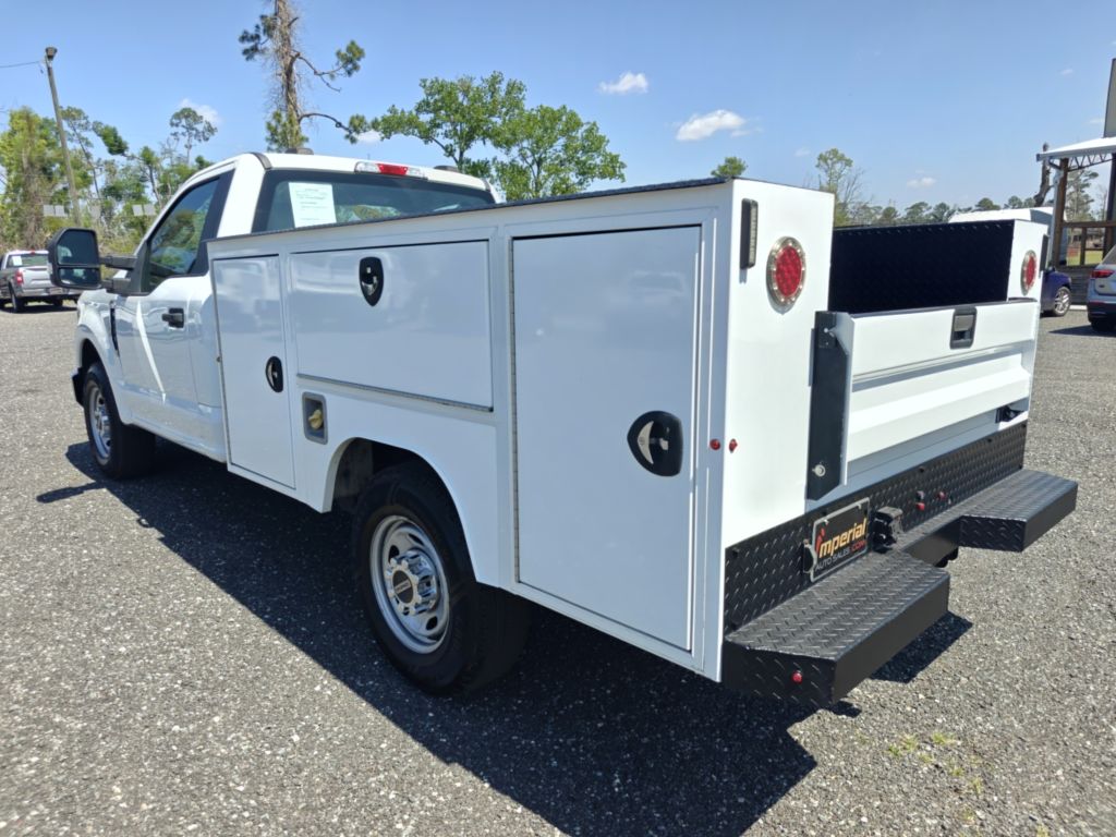 Photo 9 of this FORD F250 UTILITY