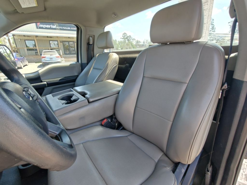 Photo 21 of this FORD F250 UTILITY