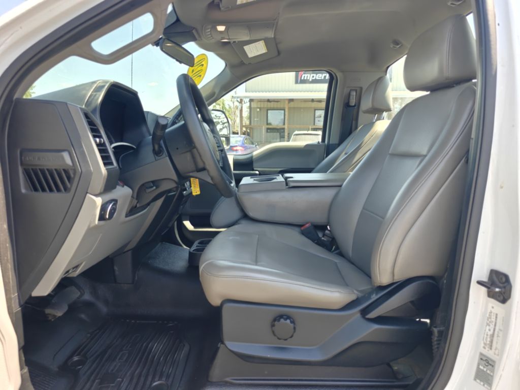 Photo 18 of this FORD F250 UTILITY