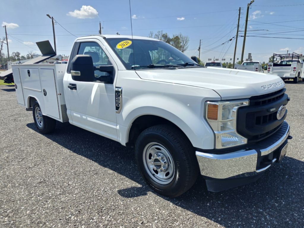 Photo 4 of this FORD F250 UTILITY