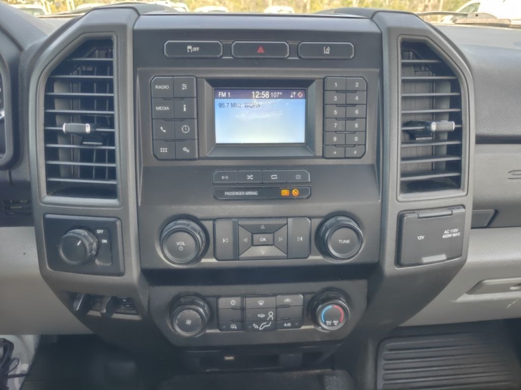 Photo 23 of this FORD F250 UTILITY
