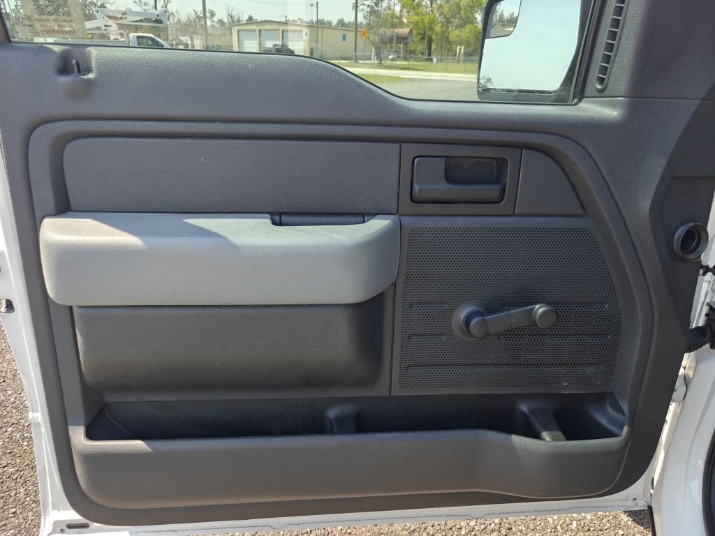Photo 15 of this FORD F150 XL REG
