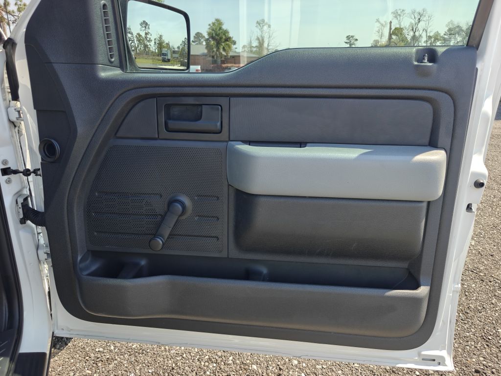 Photo 22 of this FORD F150 XL REG