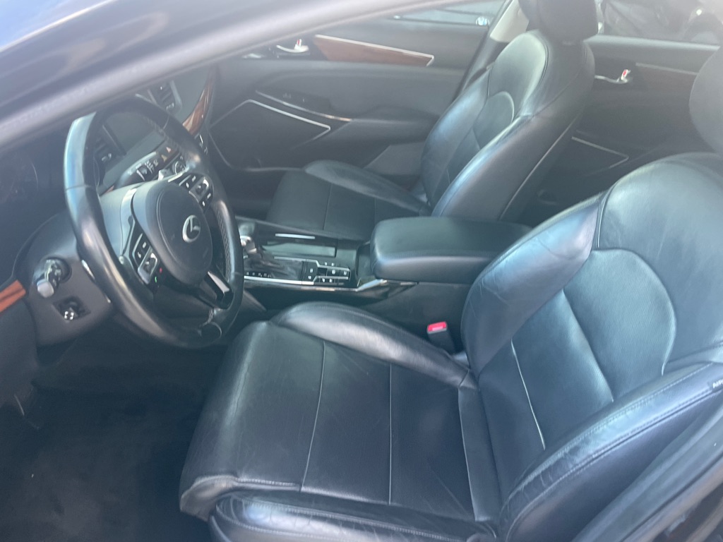 Photo 9 of this KIA CADENZA