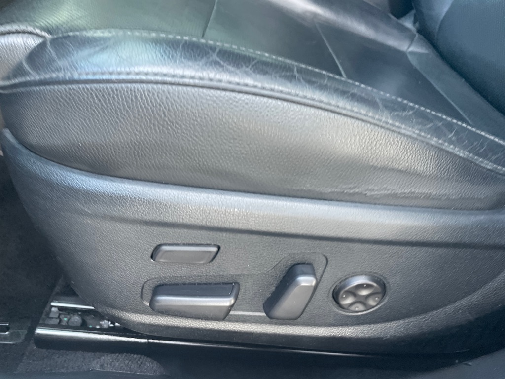 Photo 13 of this KIA CADENZA