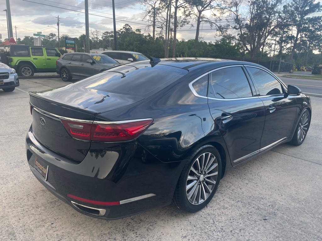 Photo 2 of this KIA CADENZA