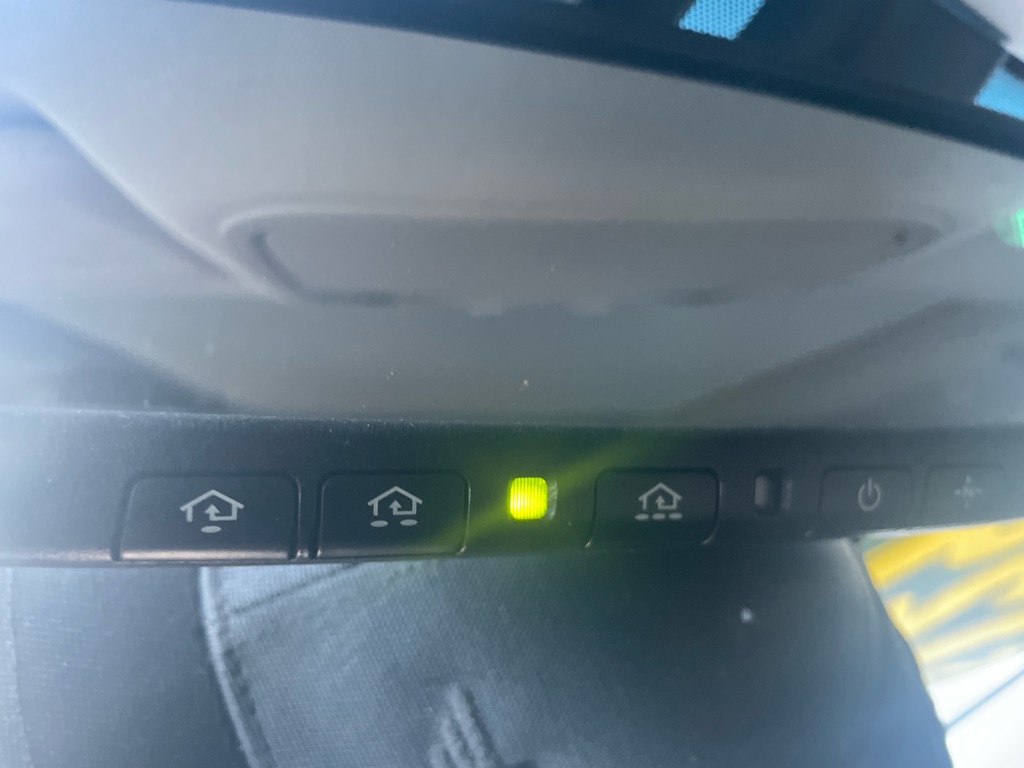 Photo 22 of this KIA CADENZA