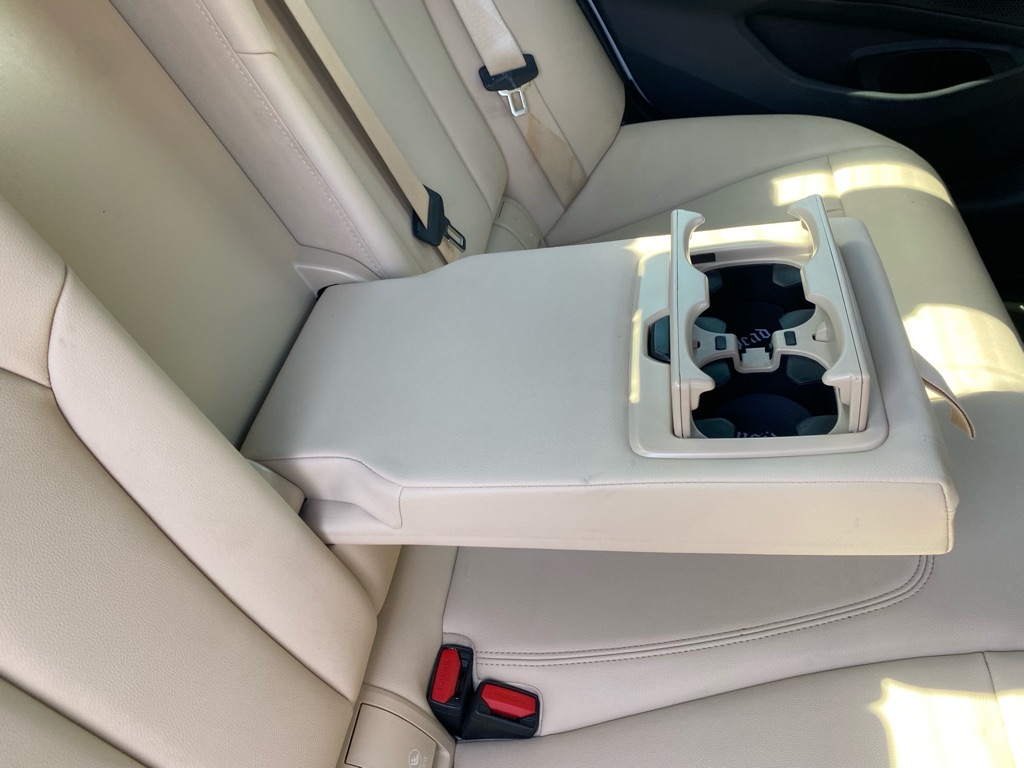 Photo 46 of this BMW 330I