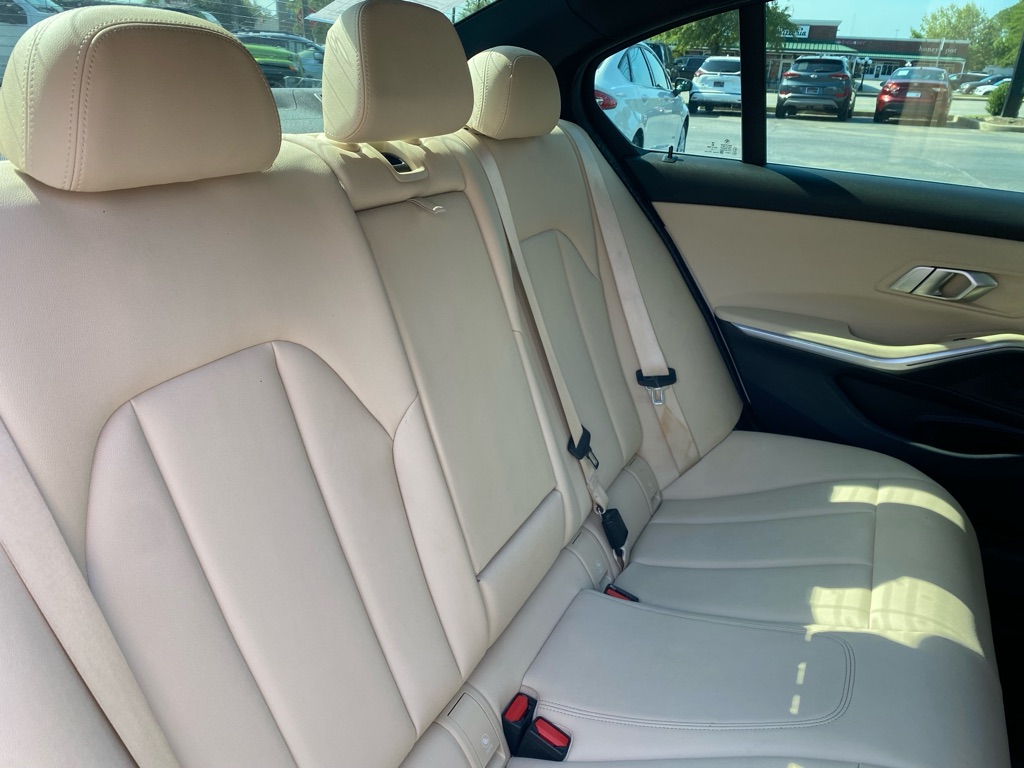 Photo 43 of this BMW 330I